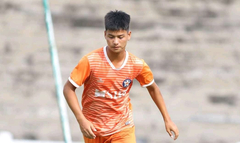 Đạp vào đầu đối thủ, cầu thủ U19 SHB Đà Nẵng bị phạt nặng