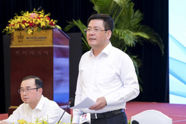 Xuất khẩu suy giảm, Bộ trưởng Công Thương nói 'cuộc đua không cân sức'
