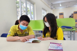 Học sinh vi phạm nội quy bị 'phạt' đọc sách 