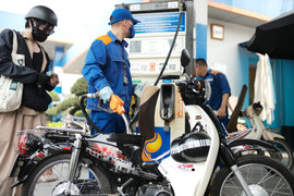 Giá xăng dầu hôm nay 27/4: Tiếp tục suy giảm do lo ngại suy thoái kinh tế