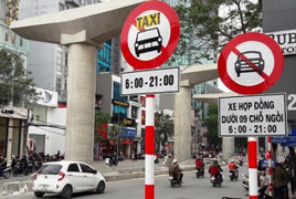 Hà Nội tạm bỏ cấm taxi trên 9 tuyến phố