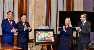 Chủ tịch Quốc hội hội đàm với Chủ tịch Thượng viện và Hạ viện Uruguay