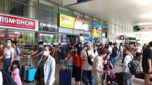 Khách ùn ùn đến Đà Nẵng du lịch dịp nghỉ lễ