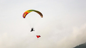 80 dù lượn bay trình diễn trên vùng Bảy Núi