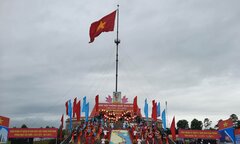 Xúc động lễ thượng cờ Thống nhất non sông tại đôi bờ Hiền Lương - Bến Hải