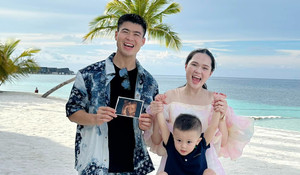 Gia đình Duy Mạnh du lịch Maldives, bà xã Quỳnh Anh tranh thủ khoe tin vui