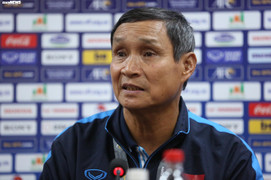 Trực tiếp: HLV Mai Đức Chung trả lời họp báo trước trận gặp Malaysia