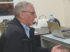 Vợ bị chồng sát hại vì hay sử dụng điện thoại lúc đi ăn