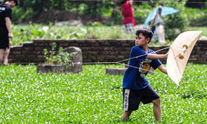 Về ngôi làng ở ngoại thành Hà Nội xem các thí sinh nhí tranh tài thả diều
