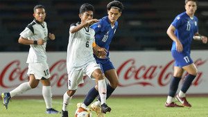 CĐV Việt Nam ngỡ ngàng xem U22 Timor Leste ban bật như Man City, Barcelona