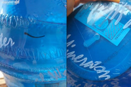 Đỉa ngoe nguẩy trong bình nước còn nguyên tem: Bộ Y tế yêu cầu làm rõ