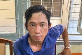 TP.HCM: Bắt giữ tên cướp giật điện thoại, cầm dao dọa người truy bắt 