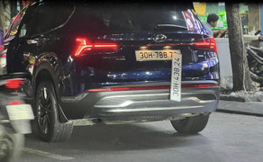 Công an Hà Nội xác minh ô tô Santa Fe đeo 2 biển số