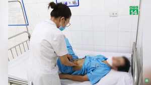 Thủng dạ dày do tự uống thuốc chữa xương khớp