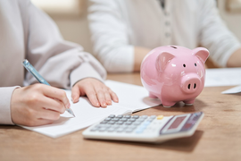 Chồng không cho quản lý tiền, vợ ngang ngược bế con về nhà ngoại, đòi ly hôn