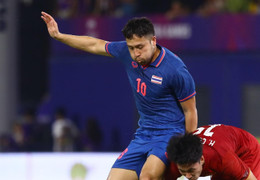 Cận cảnh tiền đạo U22 Thái Lan sút thẳng vào đầu thủ môn U22 Việt Nam