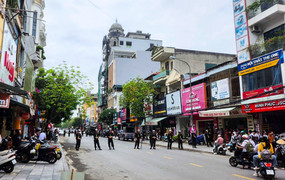 Hàng chục cảnh sát bao vây khu vực nhà trùm giang hồ xứ Thanh