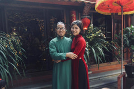 Ở nhà gỗ dát vàng, vợ trẻ của nghệ sĩ Vượng Râu vẫn thiệt thòi