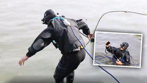 Người đàn ông Trung Quốc kiếm 1.500 USD mỗi ngày nhờ nhặt điện thoại dưới hồ