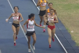 Đối thủ 'mời' nước, Nguyễn Thị Oanh từ chối nhưng vẫn đáp lại bằng hành động đẹp