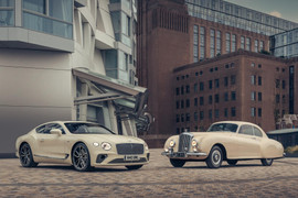 Cận cảnh chiếc Bentley Continental GT Azure độc nhất thế giới