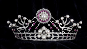 Hoa hậu có gia thế khủng, lập kỷ lục 'thông thạo nhiều thứ tiếng nhất' là ai?