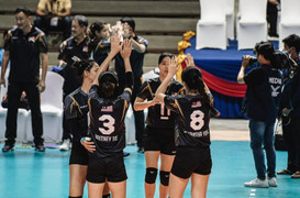 Chủ nhà Campuchia bỏ cuộc, đội Malaysia chia đôi quân tự đấu với nhau