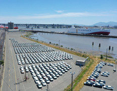 Thêm 2.000 ô tô VinFast VF 8 cập cảng ở Mỹ