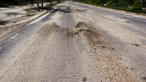 Đường trọng điểm của tỉnh Bình Định sau 5 lần sửa chữa vẫn liên tục hư hỏng