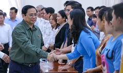 Thủ tướng tiếp xúc cử tri Cần Thơ trước Kỳ họp thứ 5 của Quốc hội