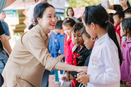Hathor Group trao hơn 3.000 phần quà cho trẻ em Hà Giang