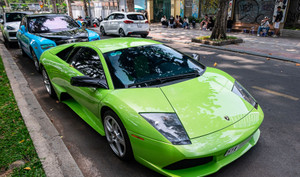 Bắt gặp siêu xe Lamborghini Murcielago màu xanh cốm của thiếu gia Đà Nẵng