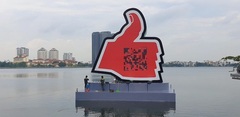 Vì sao biểu tượng bàn tay like ở Hồ Tây bị tháo dỡ?