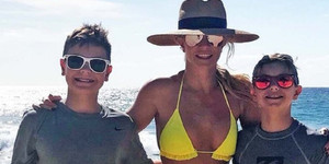 Nữ ca sĩ một năm không được nhìn con vì đăng ảnh nhạy cảm