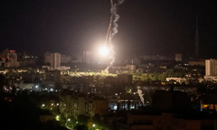 Reuters: Nga không kích Kiev quy mô lớn lần thứ 8 trong tháng