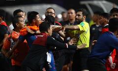Đánh nhau ở chung kết SEA Games 32, cầu thủ Thái Lan, Indonesia bị phạt nặng