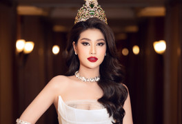 Hoa hậu Đoàn Thiên Ân tham dự giải quần vợt ở Đức