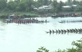 500 vận động viên tranh tài ở giải đua thuyền truyền thống trên sông Chợ