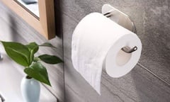 Giấy vệ sinh màu trắng hay màu vàng dùng tốt hơn?