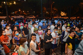 Câu chuyện xếp hàng mua nhà ở xã hội và cam kết của nhiều đời Bộ trưởng Xây dựng