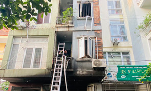 5 người thoát nạn trong đám cháy nhờ căn hộ không lắp 'chuồng cọp' 