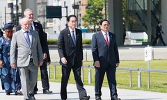 Thủ tướng và trưởng đoàn các nước thăm Công viên tưởng niệm hòa bình Hiroshima