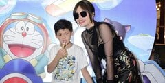 Hoa hậu Phan Hoàng Thu cùng con trai đi xem hoạt hình Doraemon