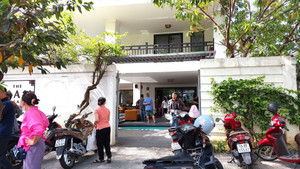 Người nhà vây trung tâm dưỡng lão không phép đòi tiền, tố lừa đảo