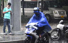 Dự báo thời tiết ngày 23/5: Bắc Bộ chuyển mưa dông, Trung Bộ ngày nắng nóng