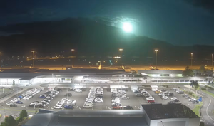 Sao băng xanh thắp sáng bầu trời đêm ở Australia