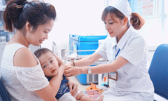 Cả nước hết sạch vaccine 5 trong 1, Bộ Y tế nói gì?