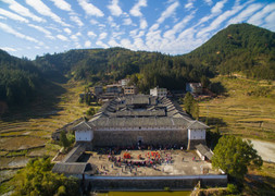 Bí mật về lâu đài hơn 10.000 tấn đá xây trên đầm lầy hơn 100 năm không sụt lún