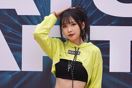 Hình ảnh đời thường cá tính của 'Hot girl' làng Wushu