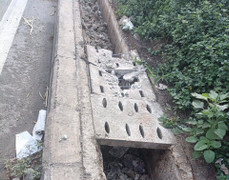 Hơn 200 tấm đan mương thoát nước hầm chui cửa ngõ TP.HCM bị đập phá